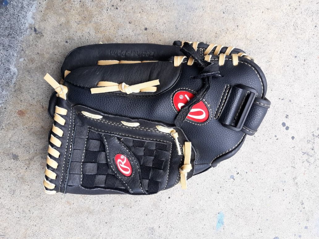 Rawlings Baseball/Softball Glove