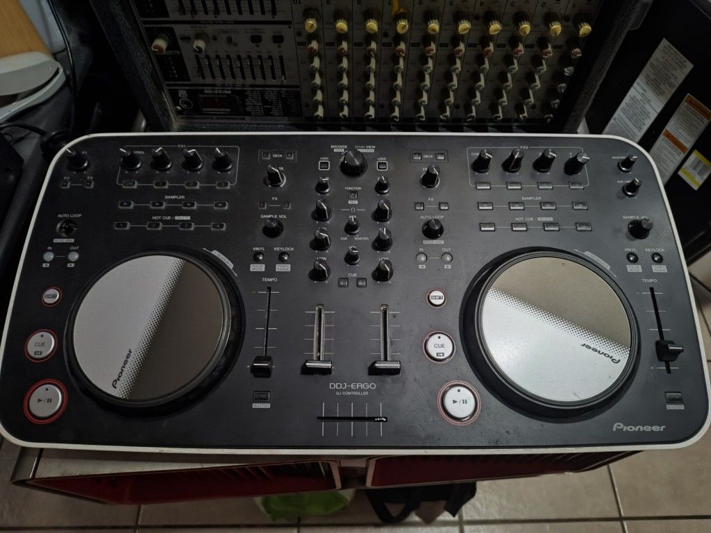 Pioneer DDJ-Ergo DJ Controller