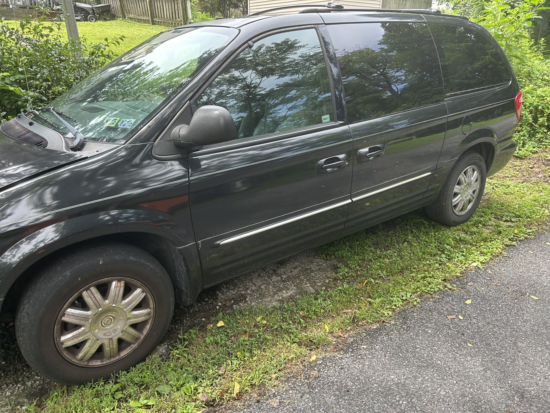 2004 Chrysler Town & Country
