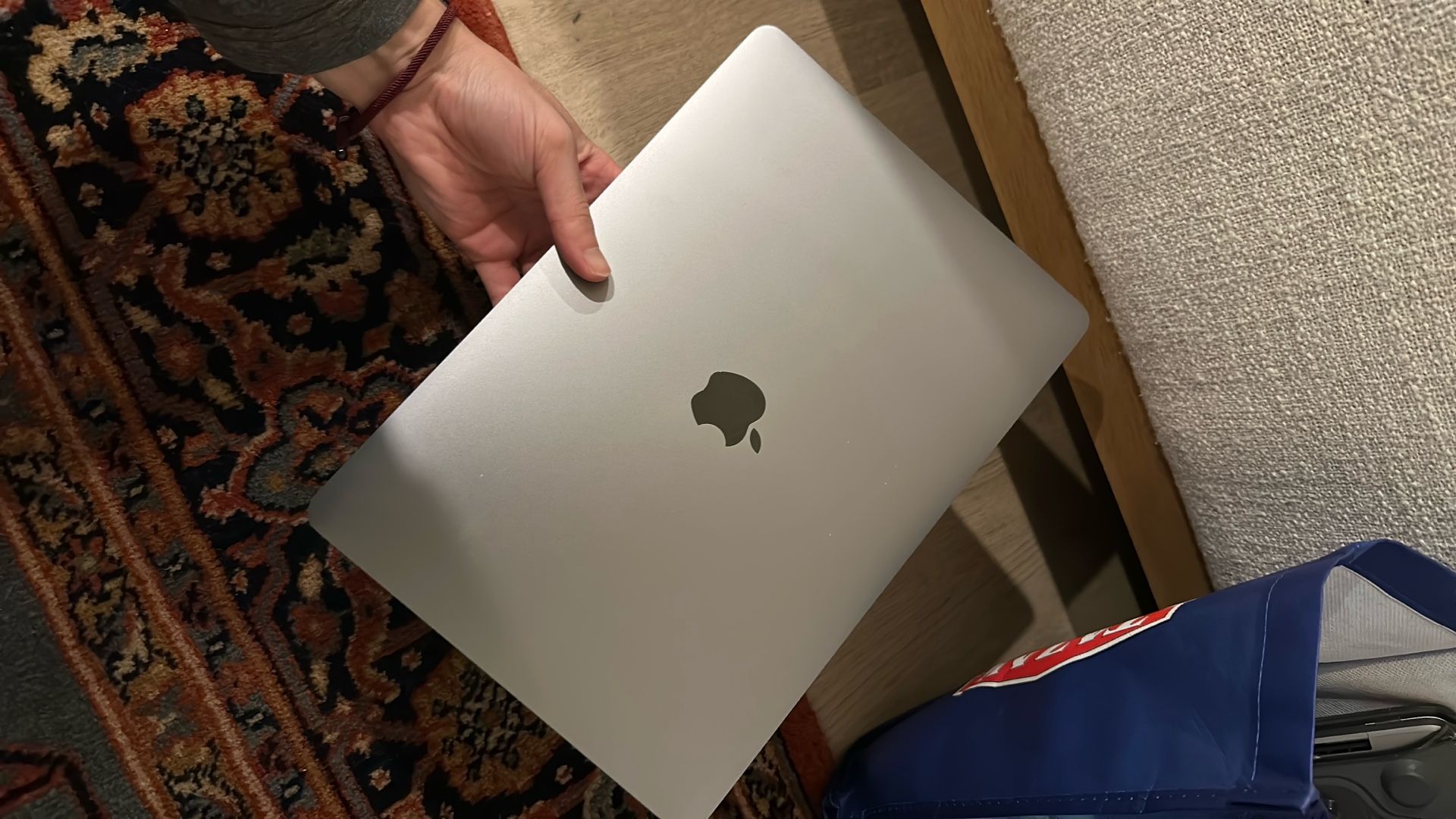 MacBook Air M1 (A2337) – Broken Screen – Works w/ External Monitor