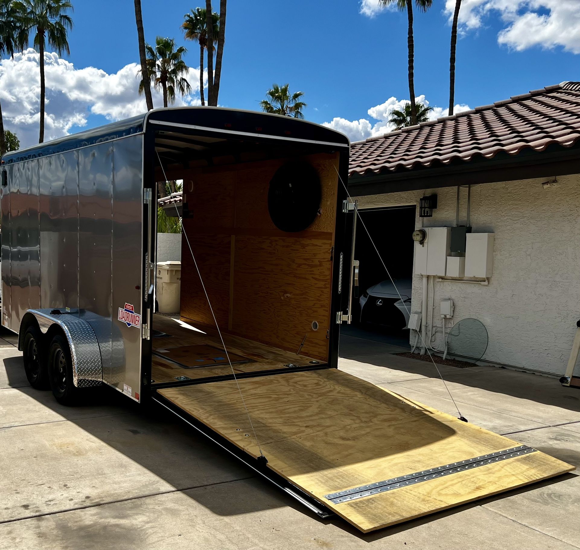 Trailers - Car Equipment Hauler Enclosed Trailer