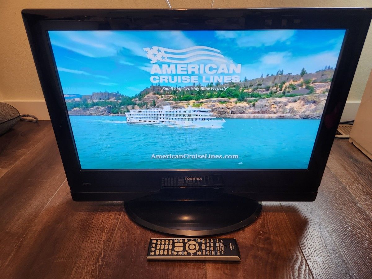 TV - Toshiba 26"
remote included
works good