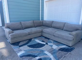 Gray Sectional Couch (Free Delivery)🚚