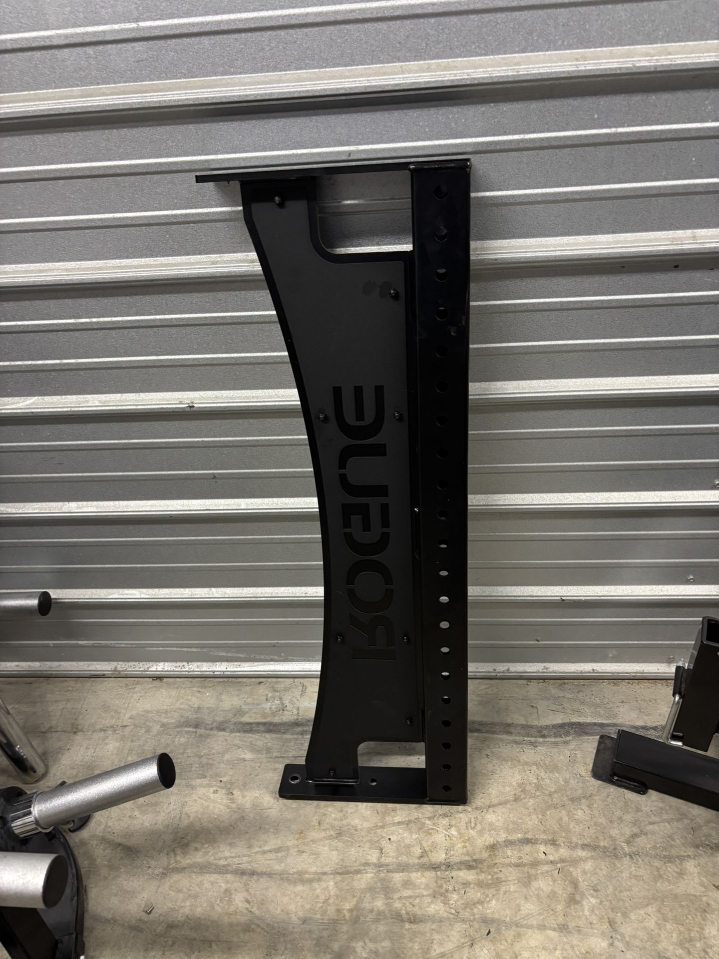 Rogue Nameplate Crossmember