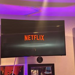 Samsung 4K 55 Inch curve tv With 360 Wall mount