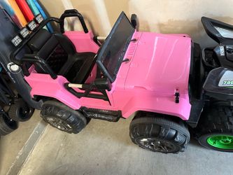 Kids pink jeep