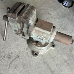 Bench Vise 
