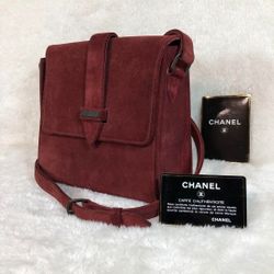 𝐂𝐇𝐀𝐍𝐄𝐋  Suede  shoulder bag 