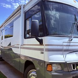 2005 Winnebago Voyage
