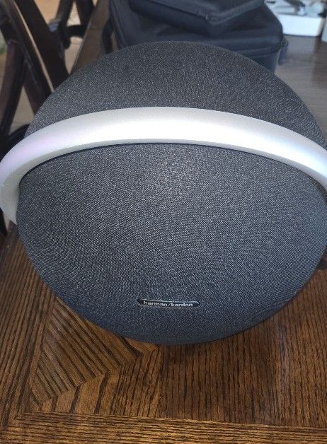 Onyx Studio 8