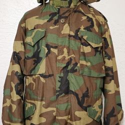 US Army Military Jacket Cold Weather Field Camouflage Vintage Alpha Industries M