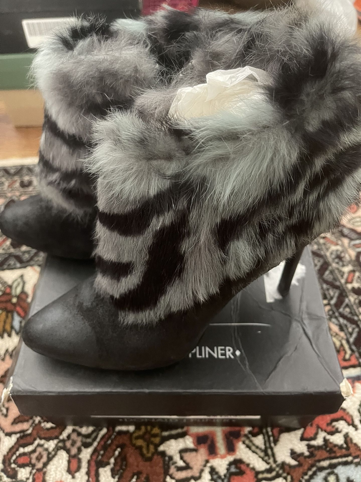 Donald J Pliner Boots With Fur New With Box Size 6
