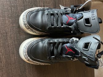 Jordan Spizike black cement