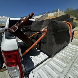 Grey couch/pull out bed