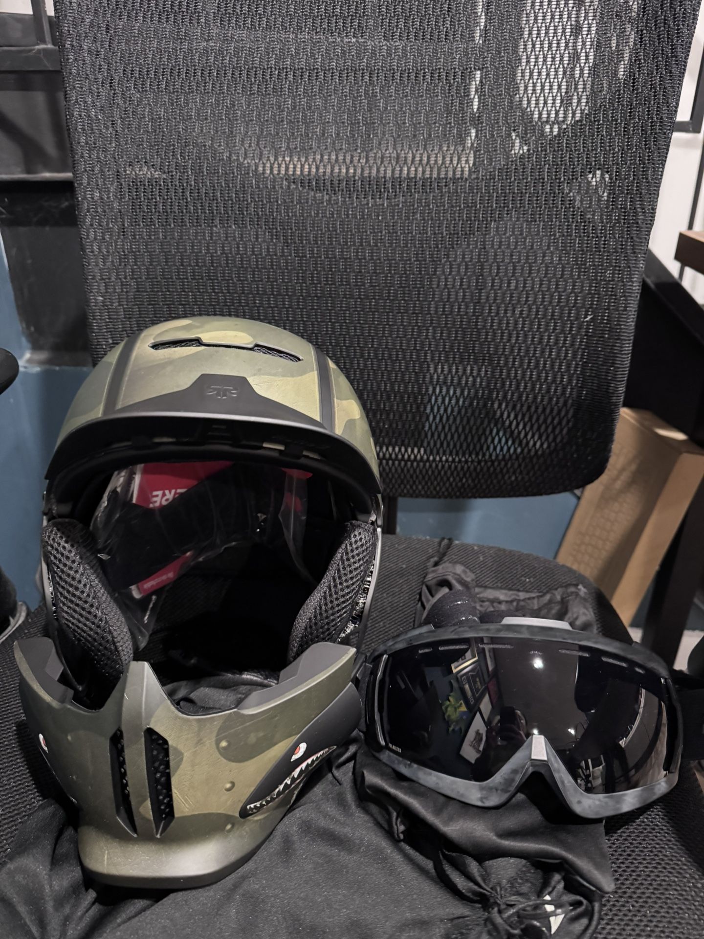 Brand New RuRoc Snowboarding Helmet