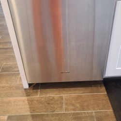 Whirlpool Dishwasher 