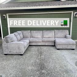 Like New Sectional Couch 🛋️- FREE DELIVERY 🚚 