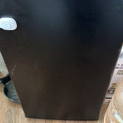Galanz Mini Fridge  60 OBO