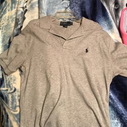Grey Polo Size Small 20$