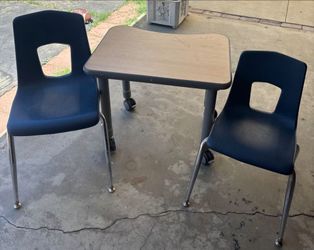 Kids desk and chairs