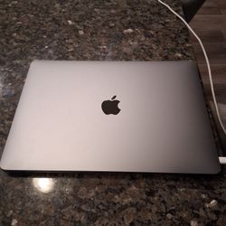 MacBook Air M1 (8 GB)