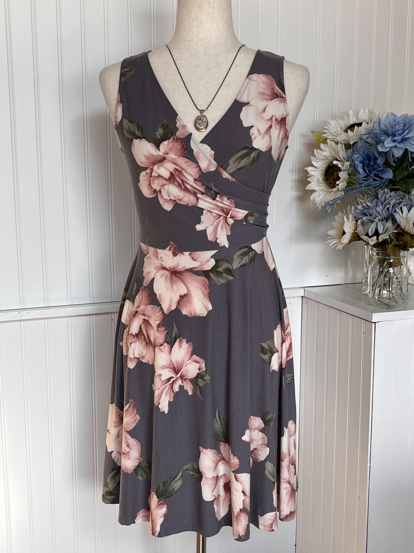 V-Neck Sleeveless Floral Holt Brushed Knit Dress