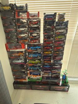 Hot wheels and collectibles (Read first description)