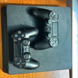 2020 PS4 Slim w/ 2 controllers