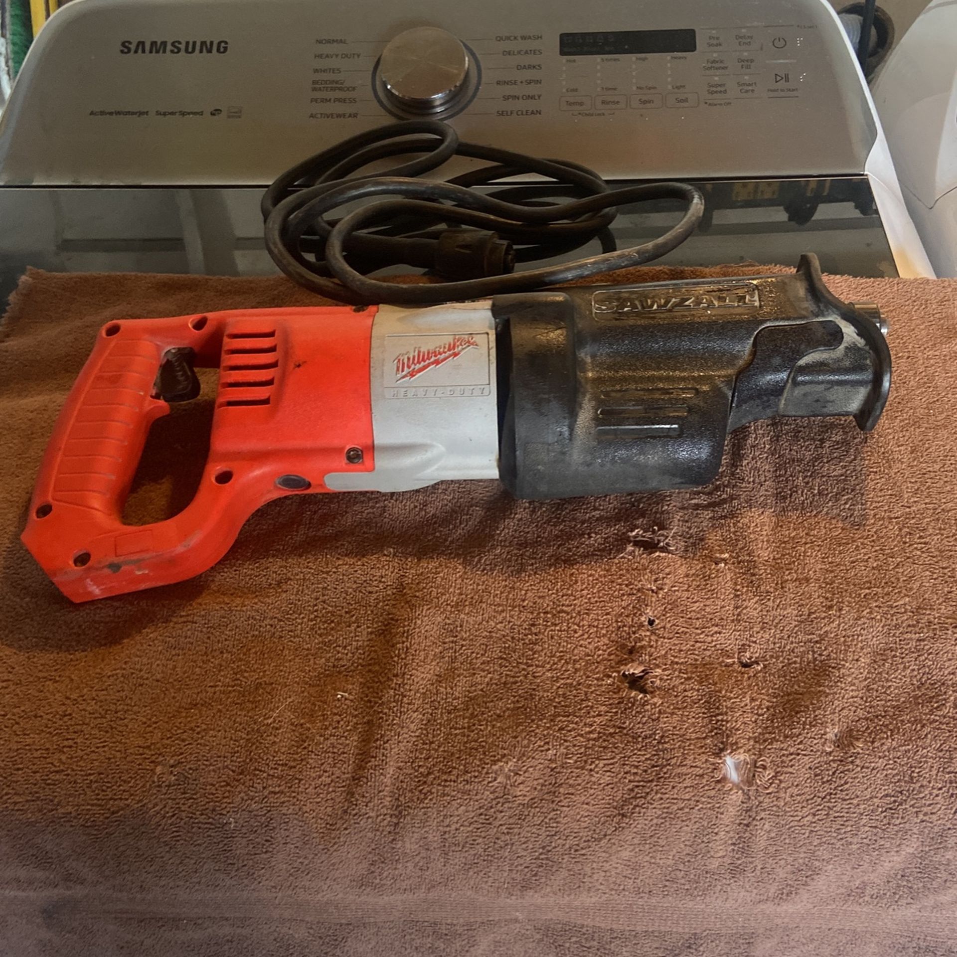 Milwaukee Saw Saw Heavy Duty