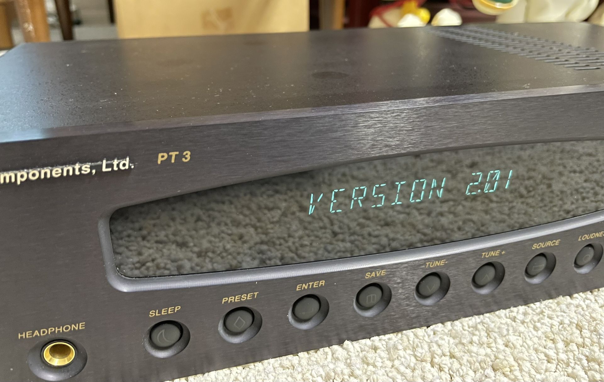 B & K PT-3 Components Preamp w/ Remote and Manual