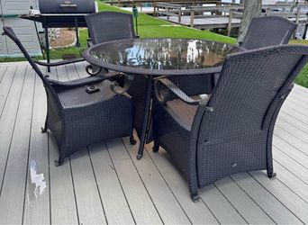 Outdoor patio furniture
