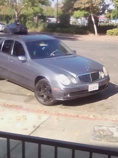 2003 Mercedes-Benz E-Class