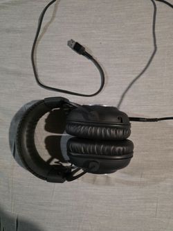 Logitech gpro headset