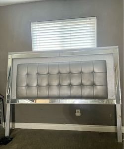 Beautiful King Mirrored and Silver Bedroom Set!