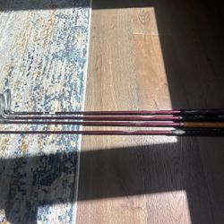 RH Wilson Pro Staff 6,7,9 Irons & Pitching Wedge Red Graphite Left handed 