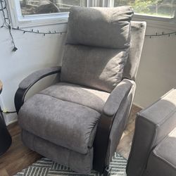 Bobs Recliner 