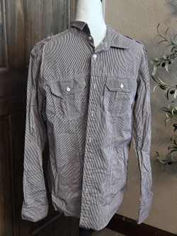 Mens Ecko Unltd. Vtg, Long Sleeve Maroon striped button-up shirt. Size M