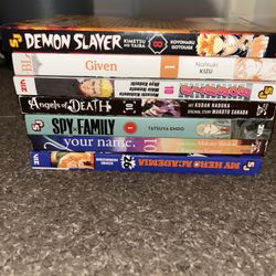 7 RANDOM MANGA BOOKS $40