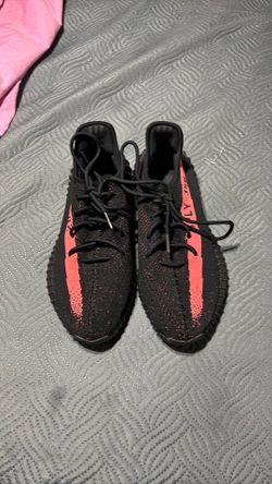 Yeezy 350 Black and Red Like New