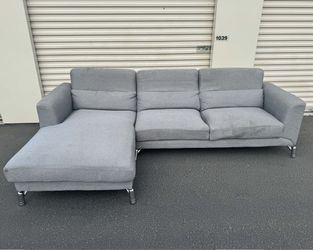 Gray Sectional Couch(WILL DELIVER)