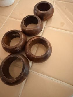 5 wooden vintage napkin rings - home/Kitchen