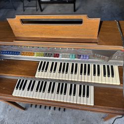 Lowrey Parade M‑375 Spinet Organ with Pedals – Fully Functional!