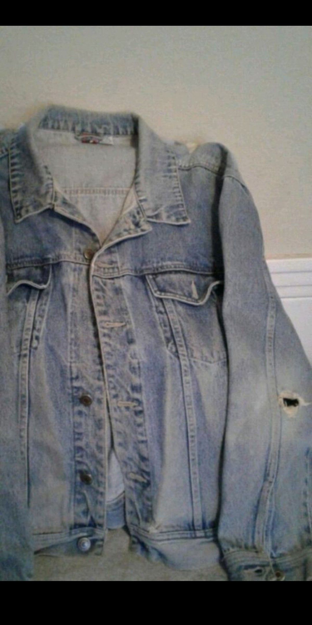 VINTAGE Marlboro Red Star tag denim jacket