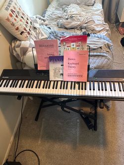 Keyboard (Alesis/recital)