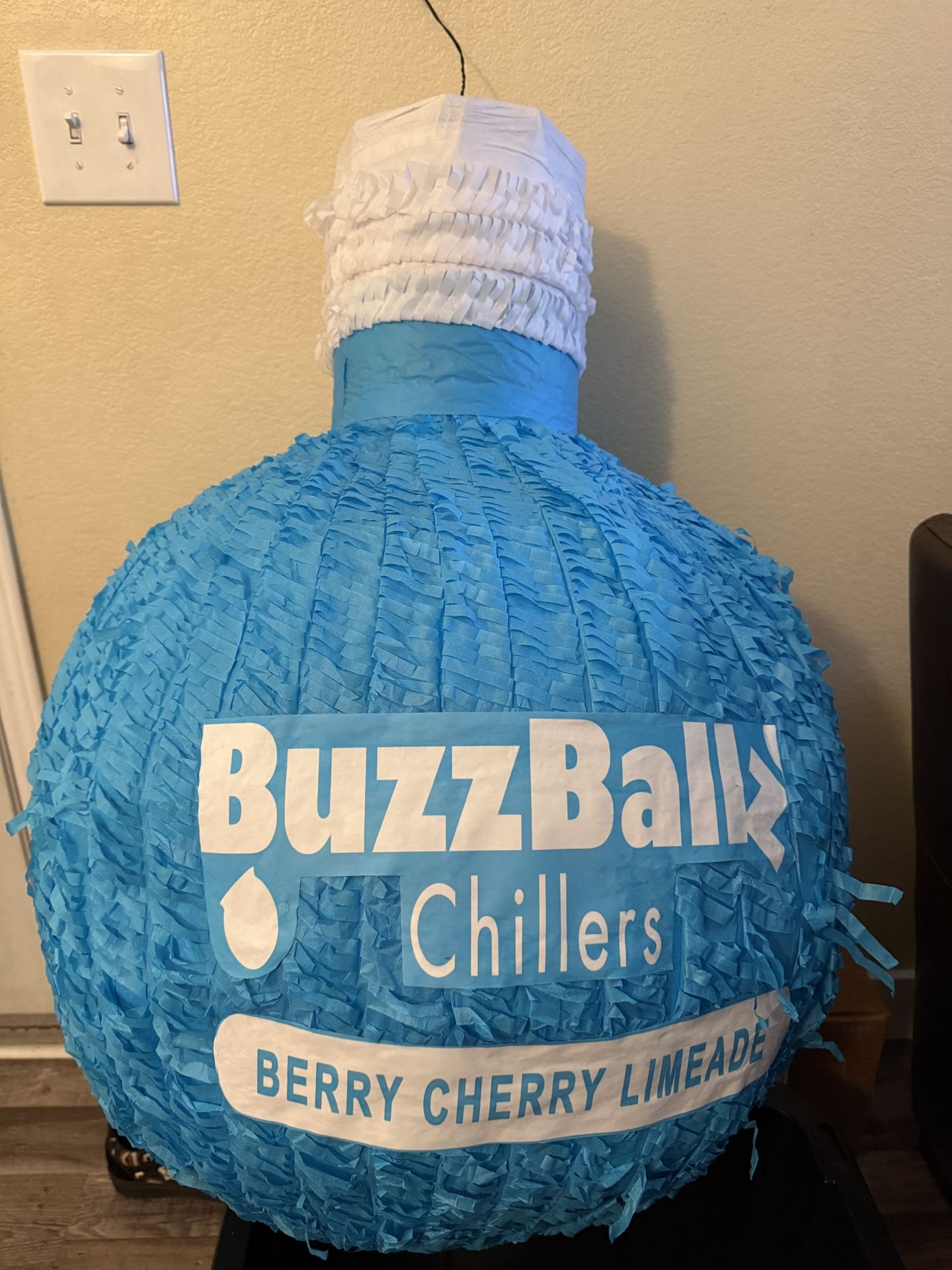 Piñata blue buzz ball