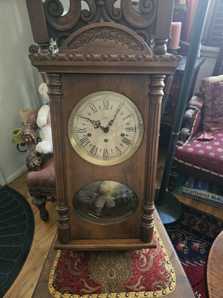 Vintage Wall Clock By Decor ! Runs Well ! Good Condition! Circa 1970's!