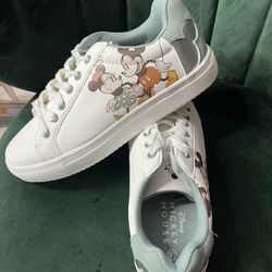 DISNEY  SIZE 8
