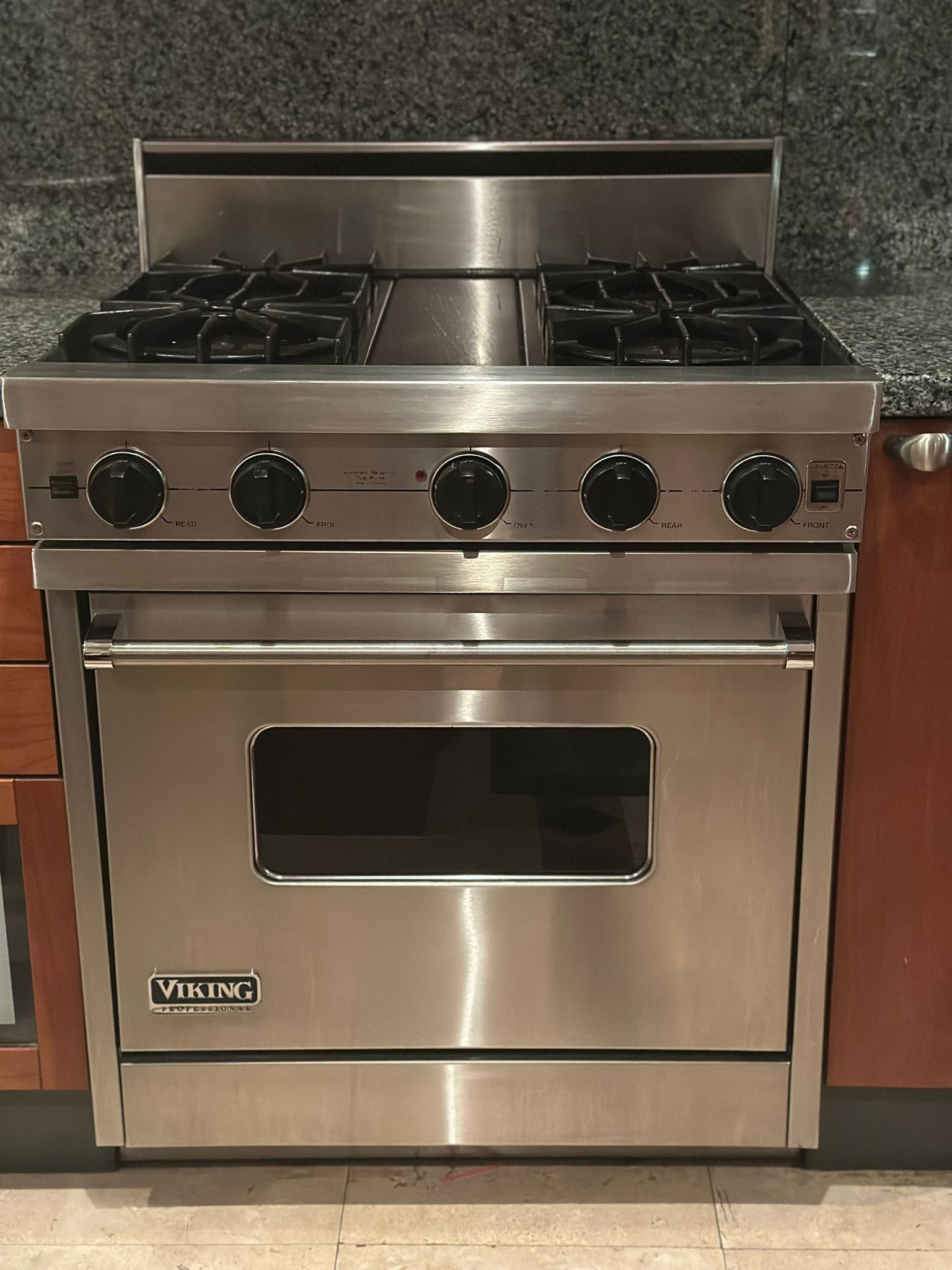 VIKING GAS RANGE