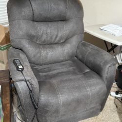 Ashley Signature Lift Recliner