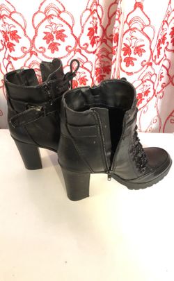 Guess ladies Black high platform boots 7 1/2